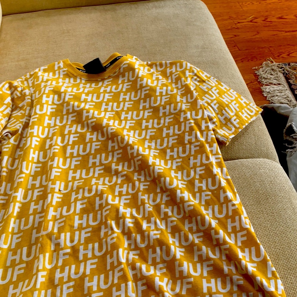 Men’s small huff tee
